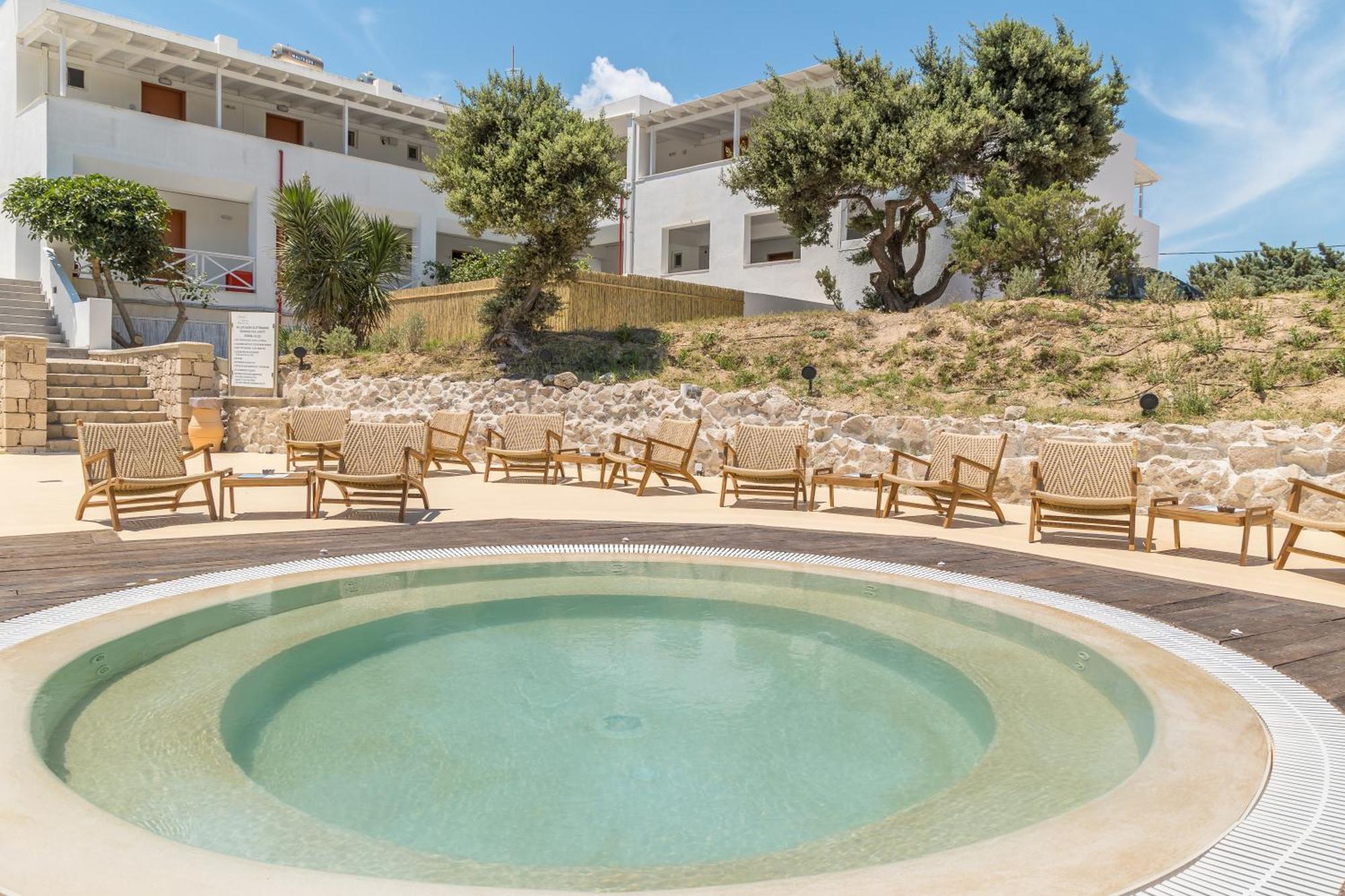 Golden Milos Ξενοδοχείο 4*